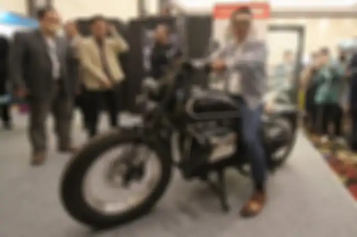 Ridwan Kamil perancang motor listrik RKG 500 bergaya bobber mirip motor klasik BMW R27.