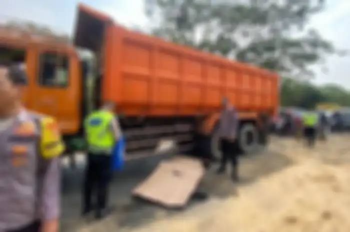 Kecelakaan pemotor Honda Revo di Cengkareng