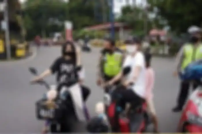Pengendara sepeda listrik bisa kena tilang polisi.