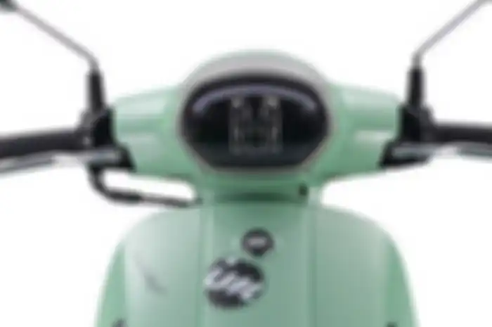 Motor murah 2023 asal Cina QJ Motor LTR 125. Desain mirip Vespa dan Scoopy.