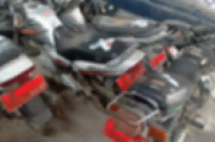 Paket motor murah ada  5 unit buka harga Rp 3 jutaan, lokasinya di Brebes Jawa Tengah.