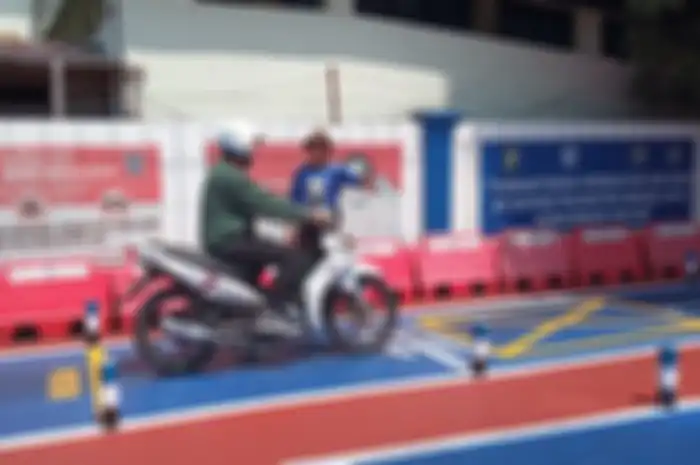 Ujian praktik SIM C baru di Polres Metro Bekasi, Kota Bekasi, Jawa Barat, polisi tingkat kelulusan naik 90 persen.
