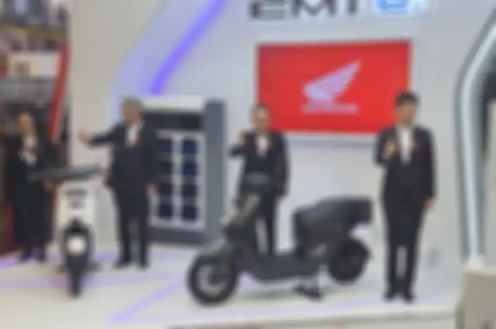 PT AHM akhirnya resmi meluncurkan motor listrik EM1 e di GIIAS 2023.