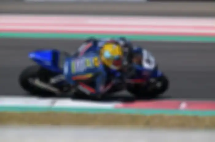 Aldi Satya menjelaskan kalau Yamaha R25 kini punya performa mirip Yamaha R3. 