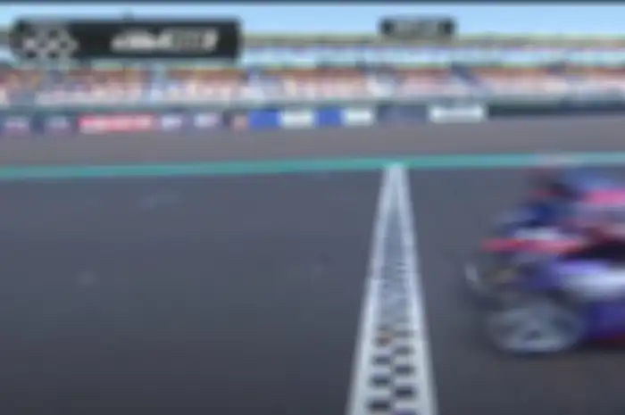 Foto finish antara Arai Agaska dan Nazirul Izzat di kelas underbone 150 Asia Road Race Mandalika