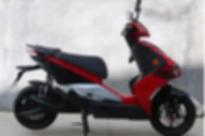 Ada motor murah dari Cina mirip Yamaha Aerox tapi bertenaga listrik. Harga cuma Rp 9 jutaan saja.