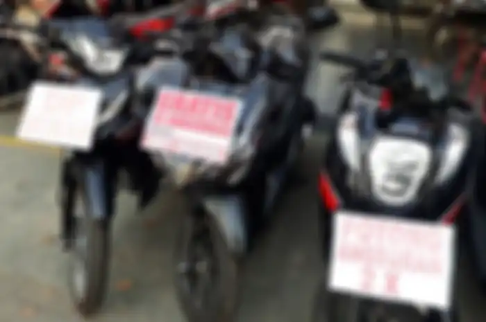 Ilustrasi motor kredit dibeli dengan cicilan.