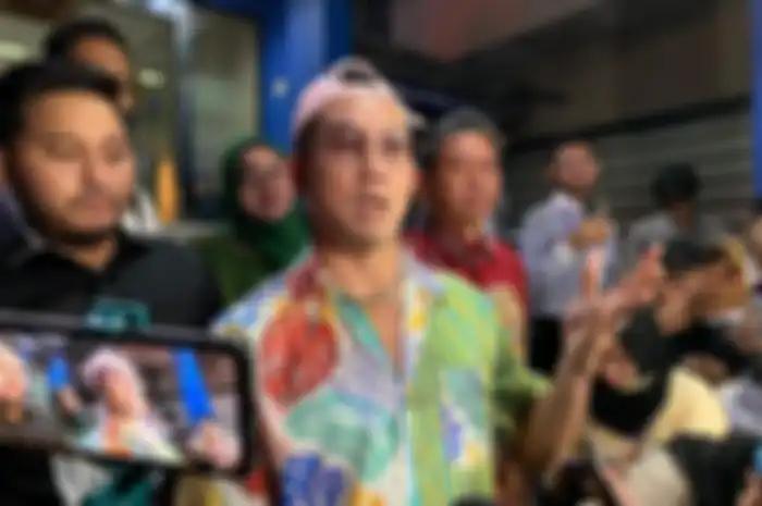 YouTuber Denny Sumargo resmi melaporkan Verny Hasan atau yang akrab disapa DJ Verny Hasan pada Selasa (22/8/2023) malam di Polda Metro Jaya, Jakarta. 