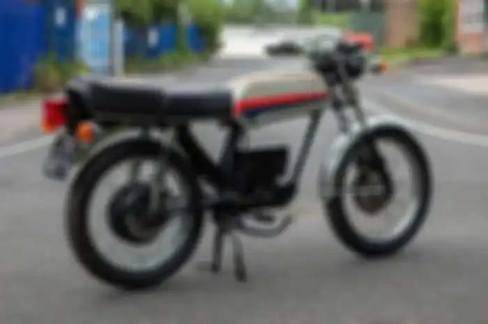 Hasil konversi, modifikasi motor listrik berbasis Honda CB100 ini bisa tempuh 80 Km.