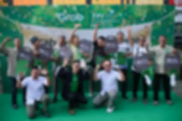 Untuk pertama kali, delapan GOLD Kapten di Medan berhasil memiliki mobil sewa dari TPI yang biasa mereka gunakan untuk layanan GrabCar