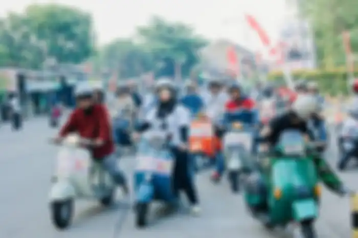 Serunya riding Vespa Pitulasan Bareng Scooter di Kota Semarang.