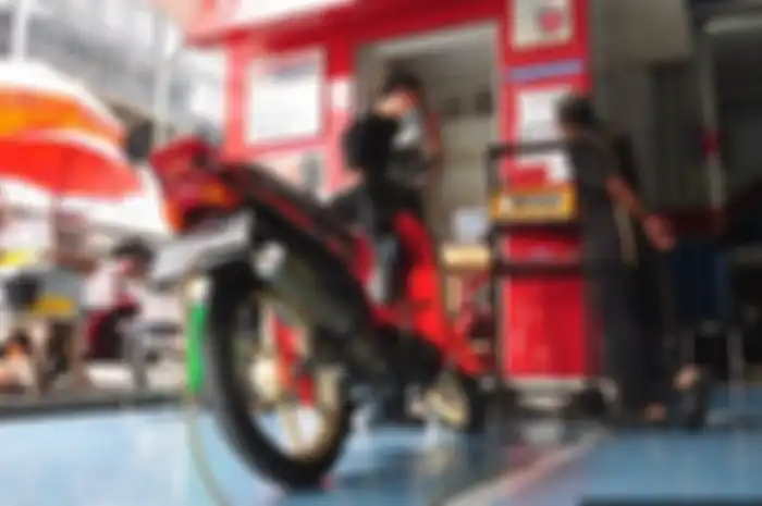 Deg-degan pemilik motor di atas tiga tahun karena uji emisi gas buang semakin gencar, siap-siap denda Rp 250 jika tidak lolos. 