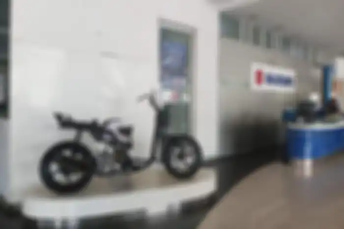 Suzuki pamer rangka motor mereka di dealer