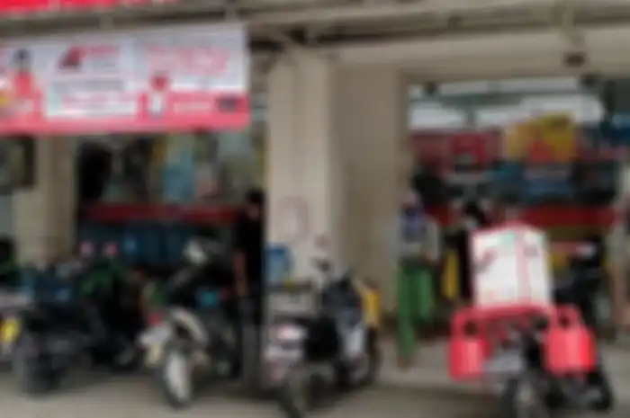 Tukang Parkir Liar Masih Banyak yang Beroperasi di Minimarket Dihimbau Tidak Minta Uang Paksa ke Pengendara 