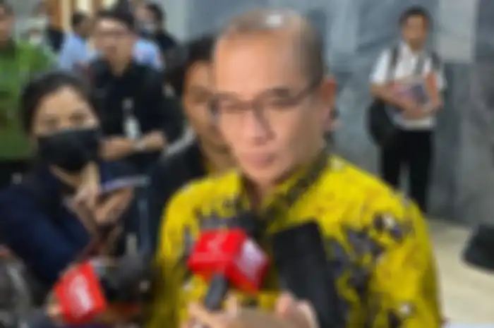 Ketua KPU Hasyim Asyari menjelaskan alasan lembaganya memajukan jadwal pendaftaran capres dan cawapres untuk Pilpres 2024 nanti.