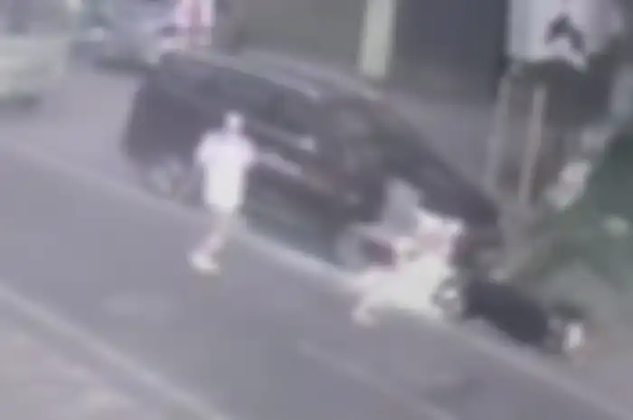 Dua remaja gagal beratraksi freestyle di Makassar. Berujung jadi buronan karena tidak tanggung jawab. 