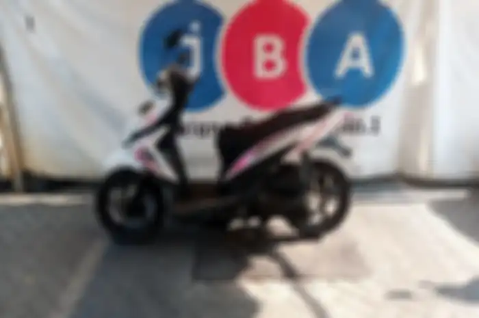 Motor murah Honda Vario 110 dilelang Rp 4 juta di Jakarta, STNK dan BPKB komplet pajak hidup.