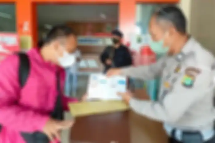 Perpanjang STNK akan ditolak walau dokumen lengkap tanpa kertas bukti uji emisi akan berlaku serentak (foto ilustrasi).