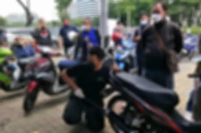 Motor yang tak lolos uji emisi akan sulit membayar pajak STNK. Ini loh pentingnya uji emisi. 