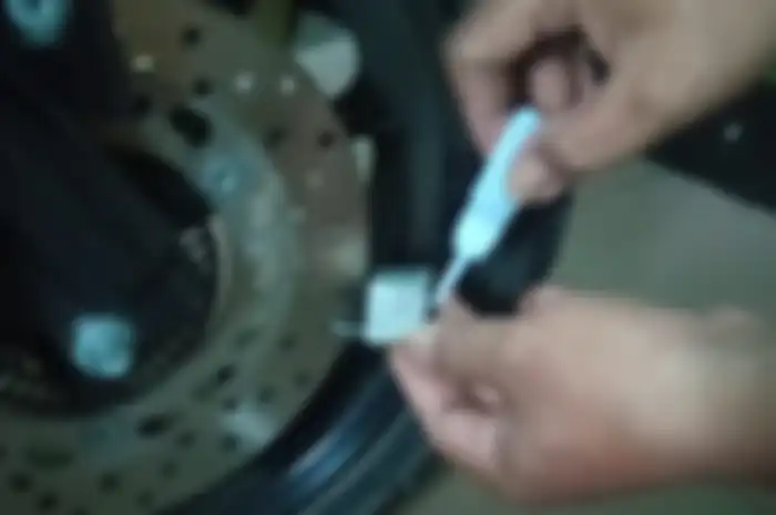 Cairan setan dipakai maling motor rusak gembok, waspada motor hilang di parkiran.