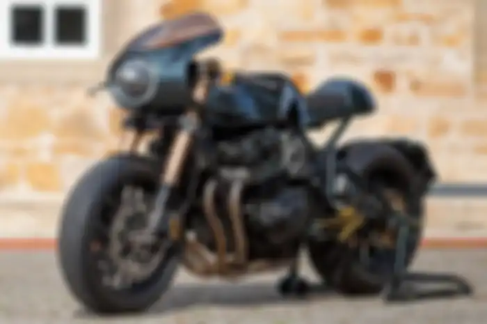 Hasil modifikasi motor Honda CB900F cafe racer mesin tembus 1.000 cc.