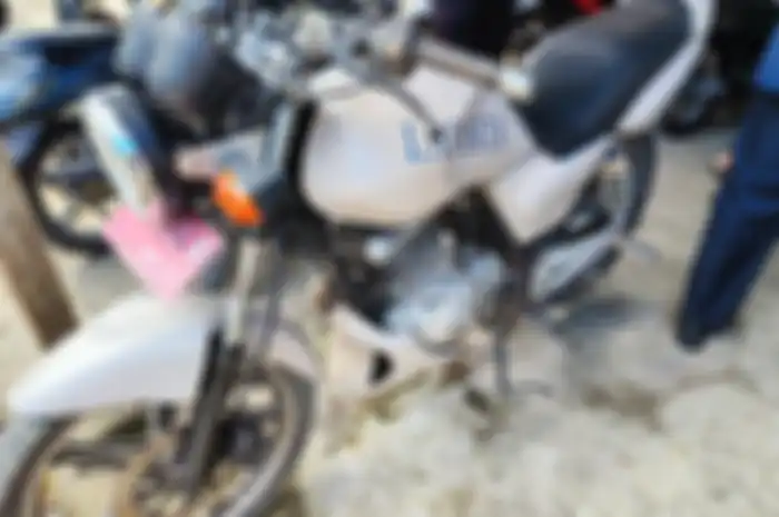 Suzuki Thunder jadi motor murah dilelang Rp 1,7 jutaan di Manokwari, sering buat isi Pertalite dalam jumlah banyak.