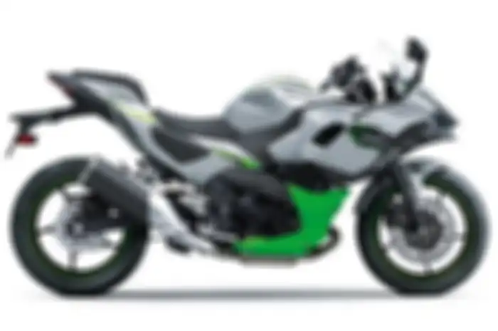 Desain Kawasaki Ninja 7 hybrid mirip ZX-6R terbaru