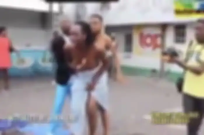 Viral pasangan gay yang gancet dan tak bisa lepas. 