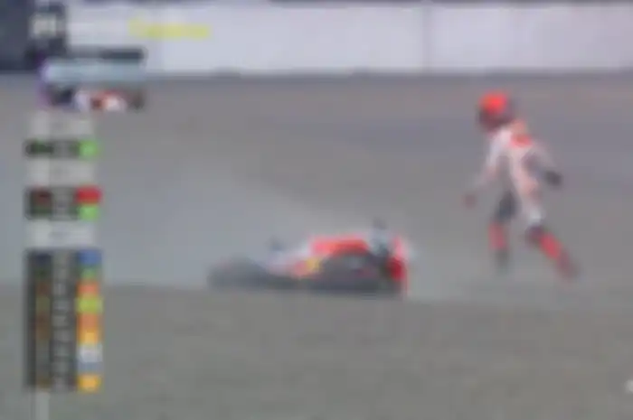 Momen Marc Marquez jatuh di MotoGP Mandalika 2023.