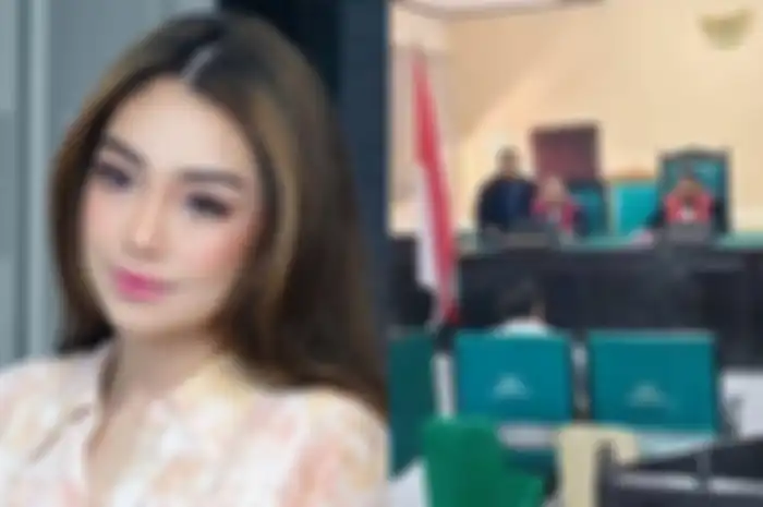 Celine Evangelista terseret kasus dugaan korupsi tambang PT Antam Blok Mandiodo. Ia disebut terima uang Rp 500 juta dari terdakwa A. 