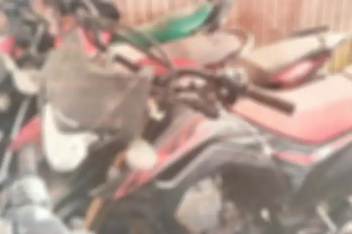 Motor murah Honda CRF 150L dijual secara lelang.