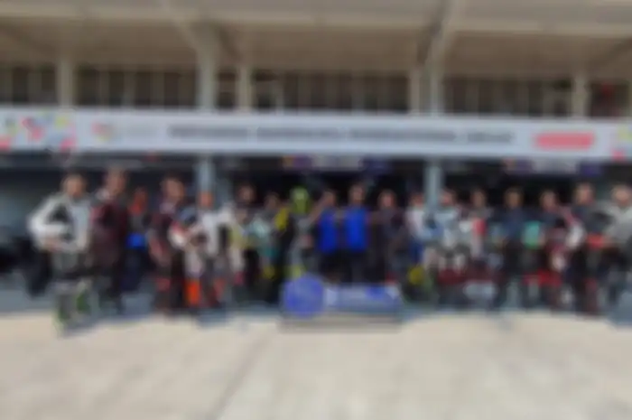 Beberapa konsumen Yamaha R15 Series yang beruntung bisa menjajal Sirkuit Mandalika langsung!