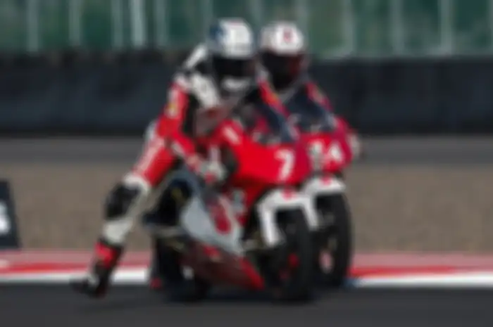 Pembalap Indonesia Veda Ega Pratama (nomor 7) siap bikin pecah sejarah Indonesia di Asia Talent Cup MotoGP Thailand 2023 akhir pekan ini