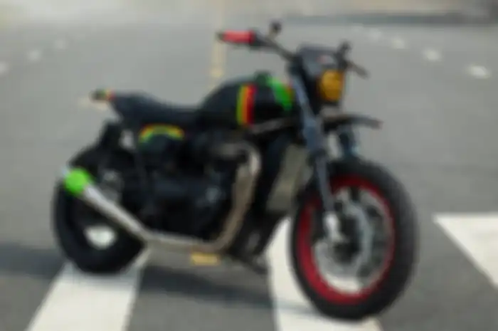 Hasil modifikasi motor Triumph Street Twin garapan MFix Workshop beraliran musik Reggae.
