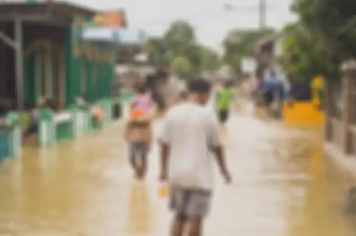 Banjir di DKI Jakarta mencapai 54 RT sejak hujan deras pada (4/11) dan menggenangi banyak wilayah. 