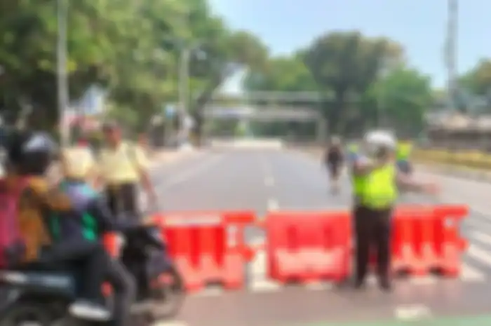 Penutupan Jalan Medan Merdeka Barat, Jakarta Pusat jelang putusan sidang MKMK, Selasa (7/11/2023).