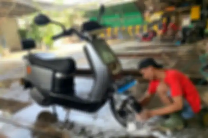 Cuci motor listrik ternyata orang masih banyak yang takut kesetrum