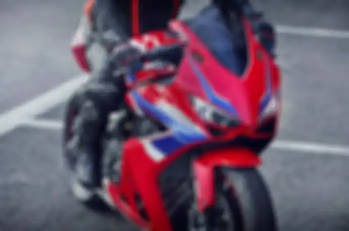 Honda CBR650R 2024 dilengkapi E-Clutch
