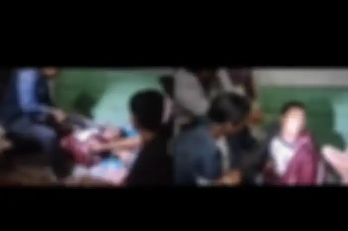 Pelaku pencabulan ditangkap polisi dengan cara dinyanyikan lagu selamat ulang tahun.