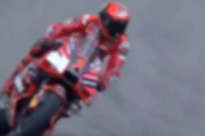 Motor Ducati Pecco Bagnaia kena serpihan kertas di MotoGP Malaysia 2023