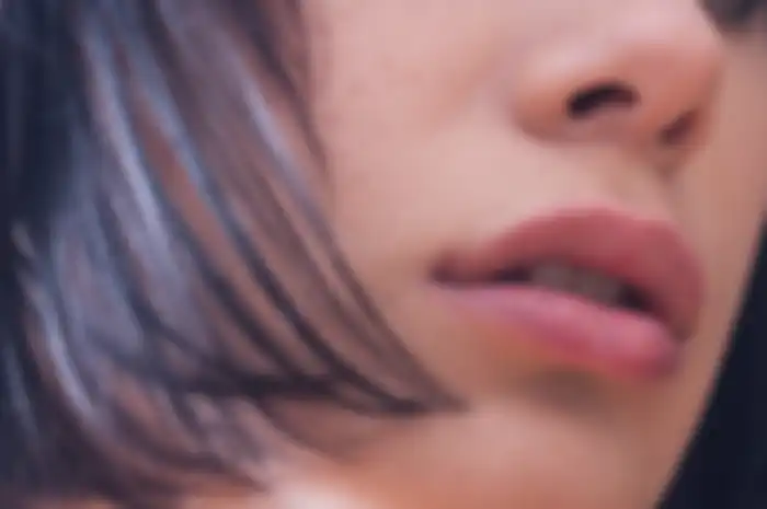 arti kedutan di bibir atas