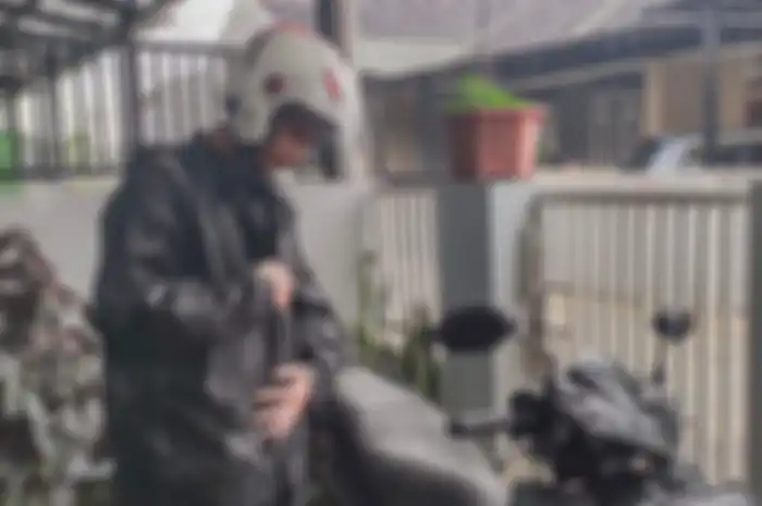 Jas hujan juga punya umur pakai. Bisa makin panjang kalau terawat. 