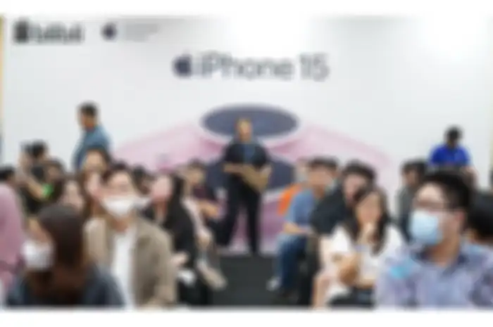 Antusiasme pengunjung yang mengikuti sistem PO iPhone 15 melalui Blibli.