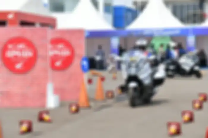 Kegiatan safety riding AHM bersama Korlantas Polri di ISDC Serpong, Tangsel (18/11/2023). 
