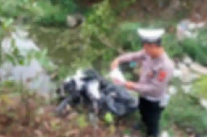Honda Vario masuk jurang 4 orang tewas di Dusun Wonosari, Desa Sidoasri, Kecamatan Candipuro, Kabupaten Lampung Selatan, Senin (20/11/2023). 