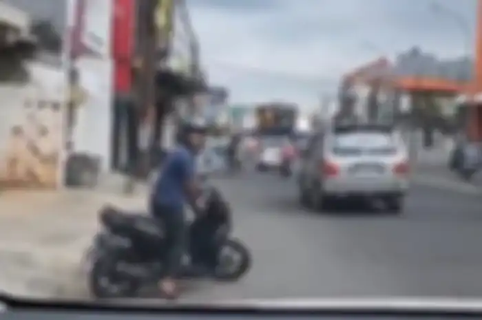 Pengendara motor pakai Soul GT ketok kaca mobil di Tasikmalaya untuk minta uang