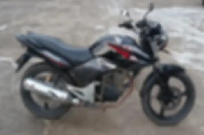 Honda Tiger jadi motor murah dilelang dengan kelengkapan surat-surat di Jambi.