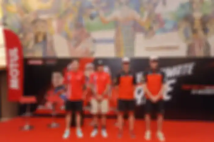 Empat pembalap HRC (Honda Racing Corporation) dari ajang WSBK dan MXGP datang ke Jakarta pada event yang dibuat Motul. 