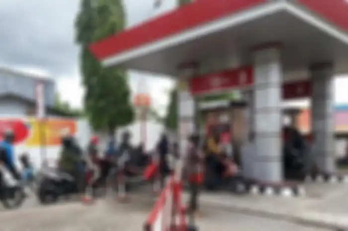 Ilustrasi motor isi bensin pertalite di SPBU Pertamina.