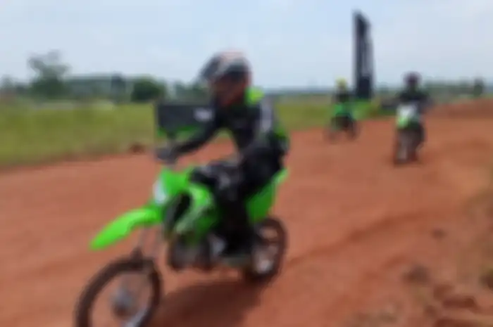 Sirkuit motor trail Kawasaki Indonesia playground offroad Get Out and Play berlokasi di Klapanunggal, Kecamatan Cileungsi, Kabupaten Bogor, Jawa Barat.